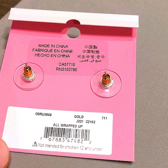 NEW Kate Spade All Wrapped Up Bow Studs in Gold - Picture 9 of 11